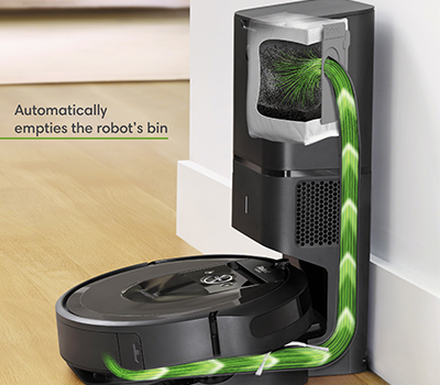 Med automatisk tømming slipper du å tømme robotstøvsugeren selv Bilde av Roomba i7+ som tømmer seg