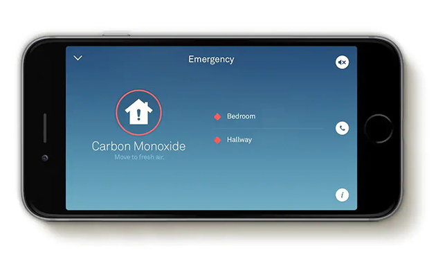Nest Protect kan også oppdage karbonmonooksid Smarttelefon som viser en advarsel om karbonmonooksid.