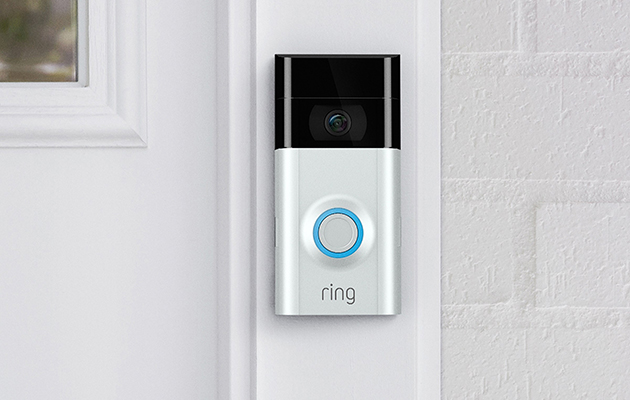 Se hvem som ringer på Ring videodørklokke.