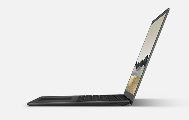 Surface Laptop 3 Surface Laptop 3 fra høye side