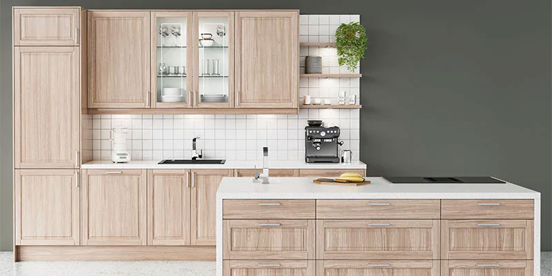 Fasett Natural Oak har eiketreets flotte struktur i fokus Epoq-kjøkkenet Fasett Natural Oak i massivt eiketre