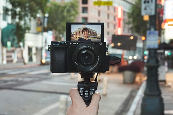 Sony Alpha A6100 systemkamera + 16 50 mm f3.5 5.6 Power Sony Alpha A6100 systemkamera + 16 50 mm f3.5 5.6 Power