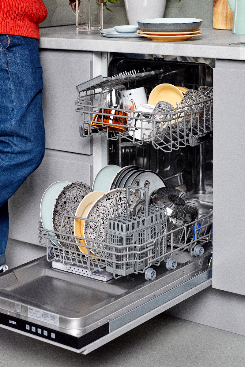 When you have limited space, this 45 cm dishwasher is a great choice Shaker Steel Grey dishwasher 45cm