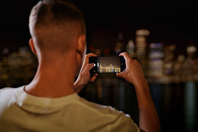 Fang små og store øyeblikk på film med et 48 MP Quad-kamera OnePlus Nord tar bilde av utsikten