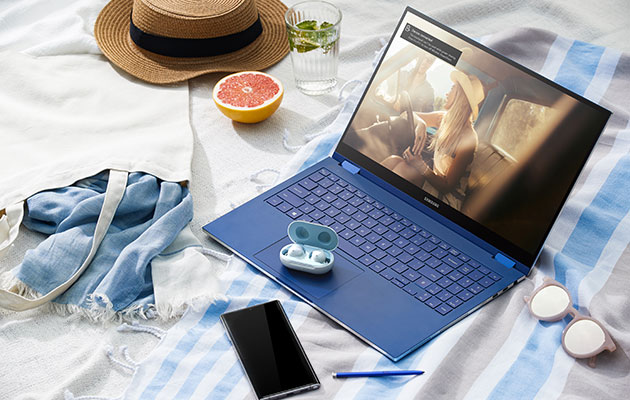 Samsung Galaxy Book - det beste fra Samsung Samsung Galaxy Book, Note og Buds på seng