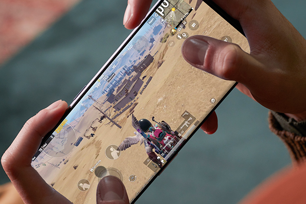 OnePlus 9 Pro fra siden bakfra