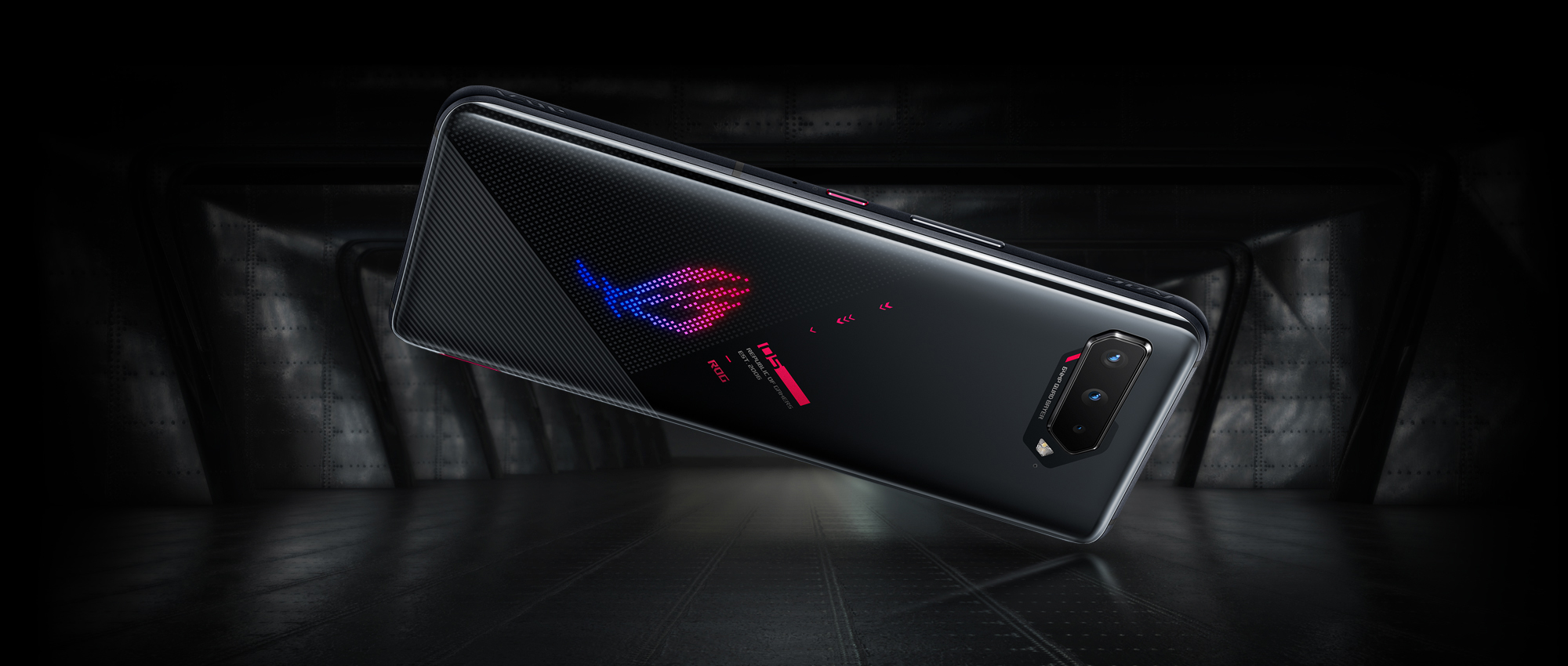 En skjerm du ikke kan ta øynene fra Asus ROG Phone 5 i virtuelt univers