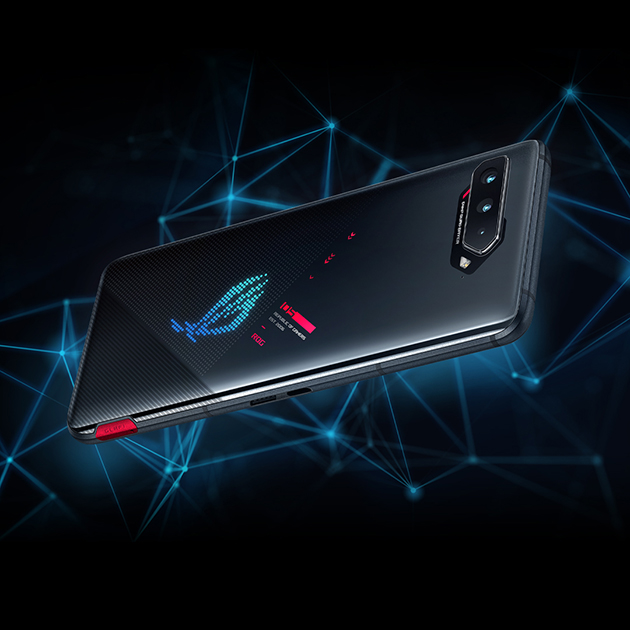 ROG Phone 5 leverer en stabil spillopplevelse uten forsinkelser, selv under lange spilløkter Asus ROG Phone 5 i virtuelt univers
