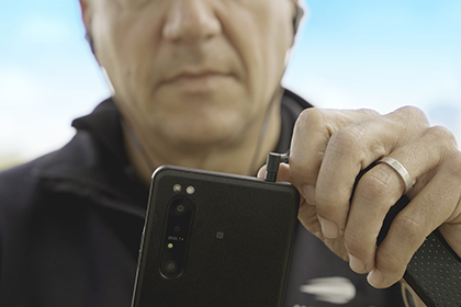 Bruk dine favoritthodetelefoner med 3.5mm jackstick Sony Xperia Pro får jack til lyd
