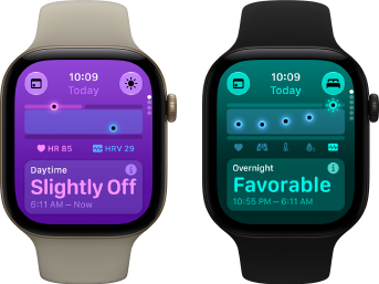 To Apple Watch Series 12-enheter vises: Den første har urkasse av aluminium i fargen lys gull og Sport Band i fargen sand, skjermen viser at vitale tegn fra dagen er en anelse avvikende. På høyre side vises Digital Crown. Den andre har urkasse av aluminium i fargen svart og Sport Band i fargen svart, skjermen viser at vitale tegn fra natten er gunstige. På høyre side vises Digital Crown.