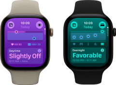 To Apple Watch Series 12-enheter vises: Den første har urkasse av aluminium i fargen lys gull og Sport Band i fargen sand, skjermen viser at vitale tegn fra dagen er en anelse avvikende. På høyre side vises Digital Crown. Den andre har urkasse av aluminium i fargen svart og Sport Band i fargen svart, skjermen viser at vitale tegn fra natten er gunstige. På høyre side vises Digital Crown.