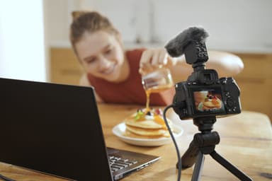 Sony Alpha A7 Mark IV digitalt systemkamera 28-70 mm objektivsett