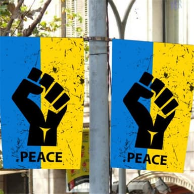 Vimpel ukrainsk flagg med knyttneve og tekst ""Peace"" 46 × 30 cm Blå / Gul