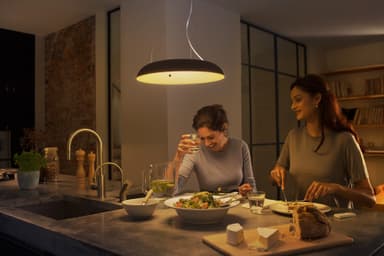 Philips Hue White ambiance Amaze taklampe (sort)