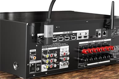 Goobay HDMIâ„¢ vinklet adapter, gullbelagt