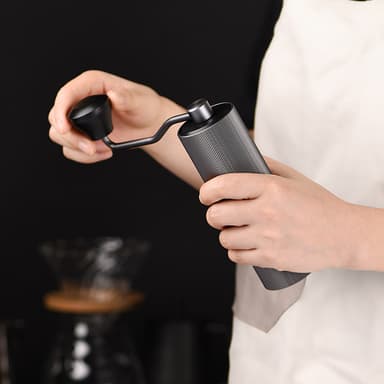 Manuell kaffekvern Justerbar Grovhet Kapasitet 30g CNC rustfritt stål Svart