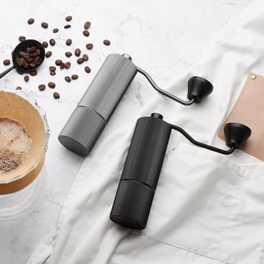 Manuell kaffekvern Justerbar Grovhet Kapasitet 30g CNC rustfritt stål Svart