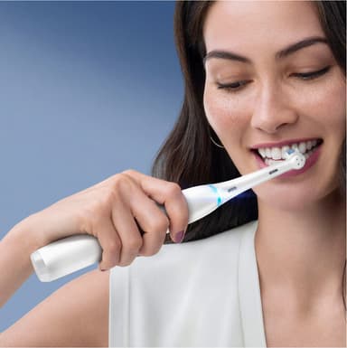 Oral-B iO 8s elektrisk tannbørste 408918 (hvit)