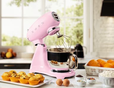 Smeg kjøkkenmaskin SMF03PKEU (rosa)