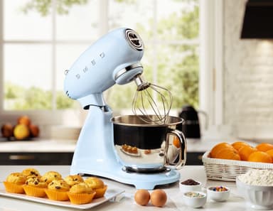 Smeg kjøkkenmaskin SMF03PBEU (blå)
