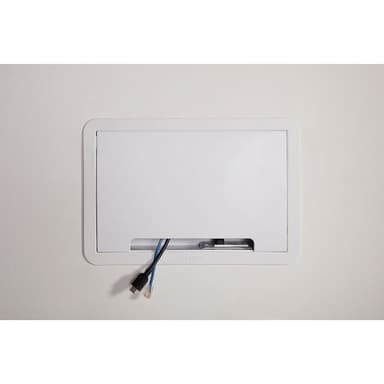 SANUS Innebygd Mediabox 9”