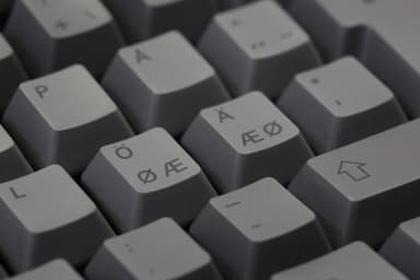 Varmilo VEA109 Charcoal V2 Full-Size/White LED/USB-C/PBT/MX Red
