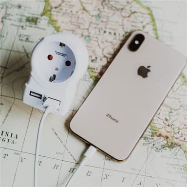 SKross Europa til UK USB reiseadapter 322912