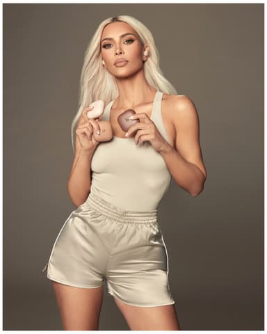 Beats Kim K Fit Pro helt trådløse in-ear hodetelefoner (måne)