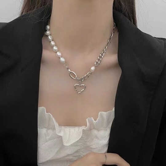 Elegant halskjede for kvinner Sølv