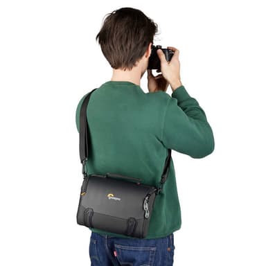 Lowepro Adventura SH 140 III kameraveske (sort)