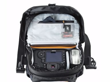 Lowepro Nova 170 AW II