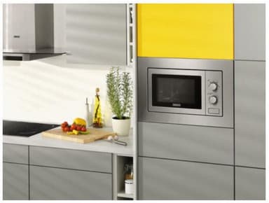 Zanussi Mikrobølgeovn ZSM17100XA - brukt