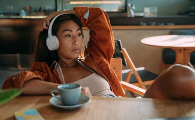 JBL Tune 520BT trådløse on-ear hodetelefoner (hvit)