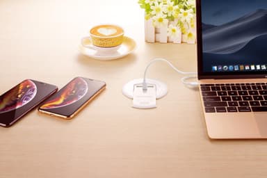 NÖRDIC Innebygd ladestasjon 1xusb C 87W Strømleveranse 3.0, 2xusb A QuickCharger QC4 18W Total 96W