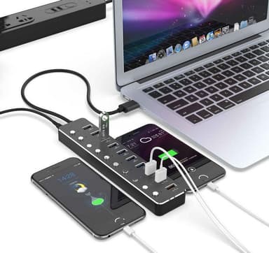 NÖRDIC 10-ports USB 3.0 hub 7 porter for data 5Gbps 3 porter for lading 2,4A individuell på av bryter 36W strømforsyning