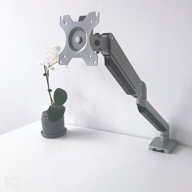 NÖRDIC Monitorarm Table Bracket for 1 skjerm med gassfjær, vippbar og roterbar, i aluminium og stål, sølv, skjermmontering TV-brakett