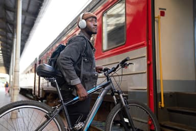 JBL Tune 770NC trådløse around-ear hodetelefoner (hvit)