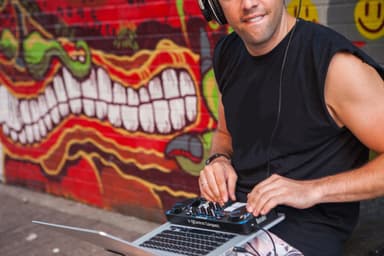 Hercules DJControl Compact