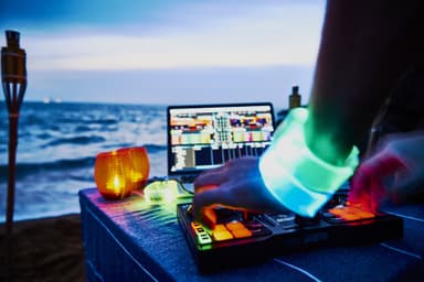 Hercules DJControl Instinct P8 Party Pack