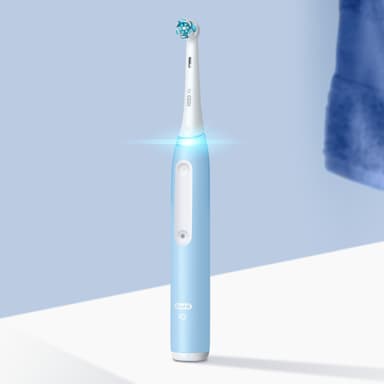 Oral-B iO3 elektrisk tannbørste 730935 (isblå)
