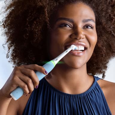 Oral-B iO3 elektrisk tannbørste 730935 (isblå)