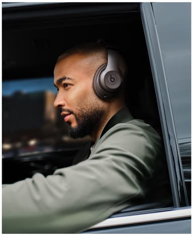 Beats Studio Pro trådløse around-ear hodetelefoner (dyp brun)