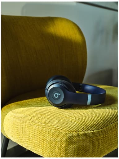 Beats Studio Pro trådløse around-ear hodetelefoner (marineblå)