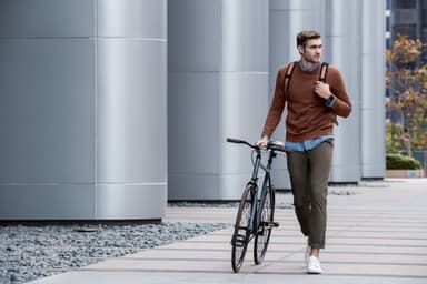 Fitbit Ionic smartklokke (koksgrå/røykgrå)