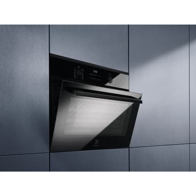 Electrolux 800 CombiQuick kompaktovn OOM807NB