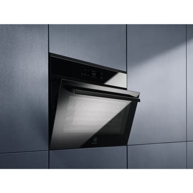 Electrolux 800 CombiQuick OOM907NB (Sort)