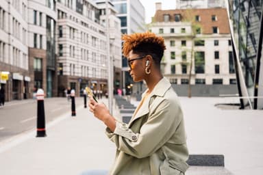 JBL Tune Beam helt trådløse in-ear hodetelefoner (hvit)