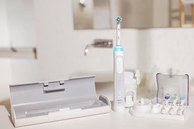 Oral-B Genius 9000 elektrisk tannbørste (hvit)