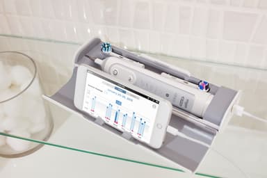 Oral-B Genius 9000 elektrisk tannbørste (hvit)
