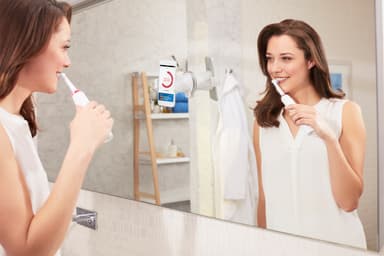 Oral-B Genius 9000 elektrisk tannbørste (hvit)